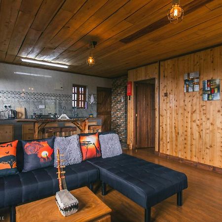 The Wonky House Apartment Timau Bagian luar foto