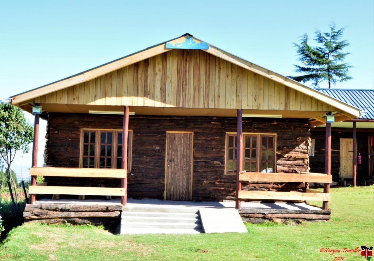 The Wonky House Apartment Timau Bagian luar foto