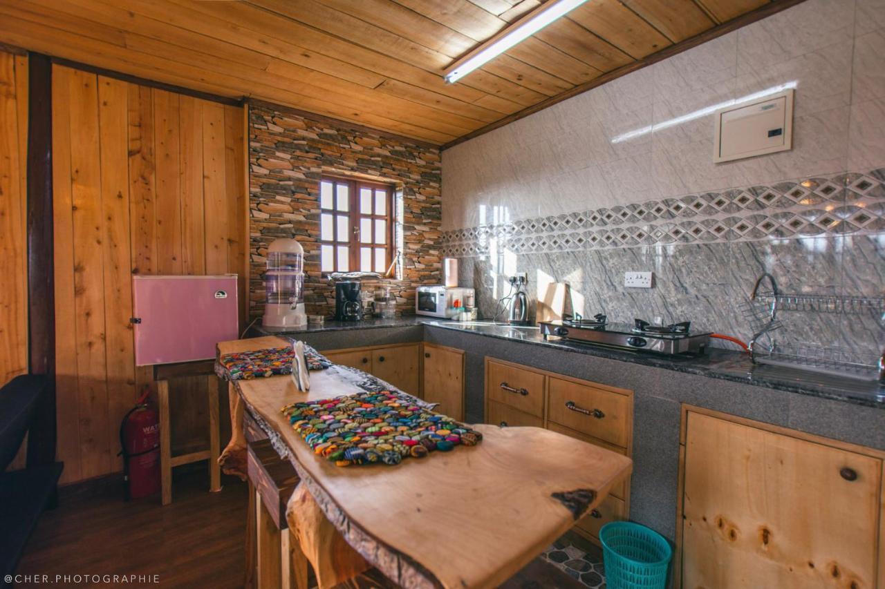 The Wonky House Apartment Timau Bagian luar foto
