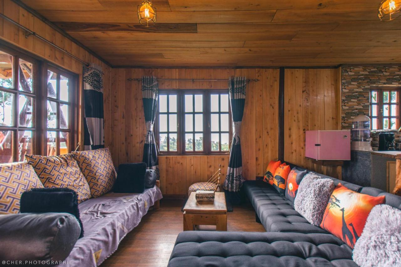 The Wonky House Apartment Timau Bagian luar foto